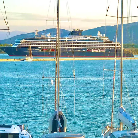 Διαμέρισμα Marine With Sea & Port View!