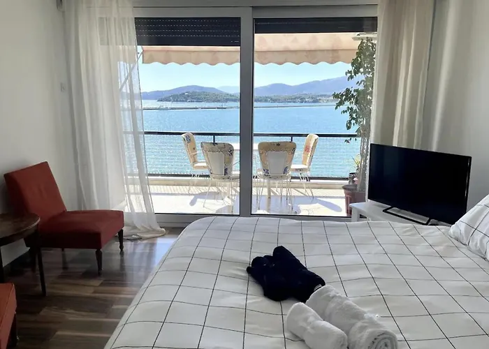 Marine With Sea & Port View! *