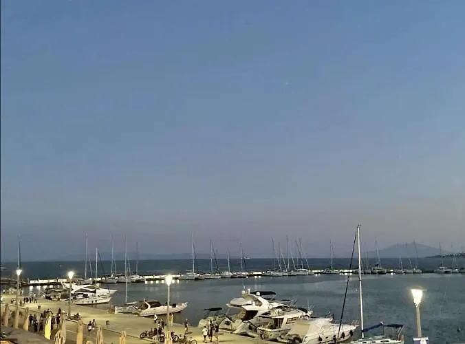 Marine With Sea & Port View! Daire Golos