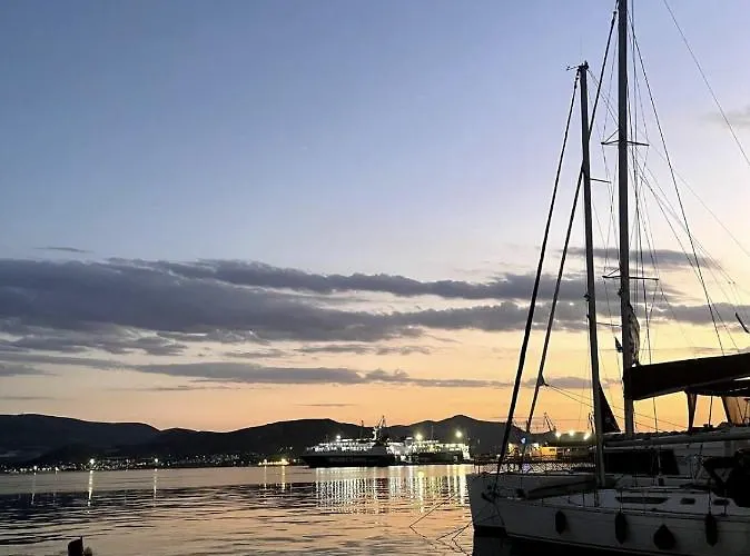 Marine With Sea & Port View! *