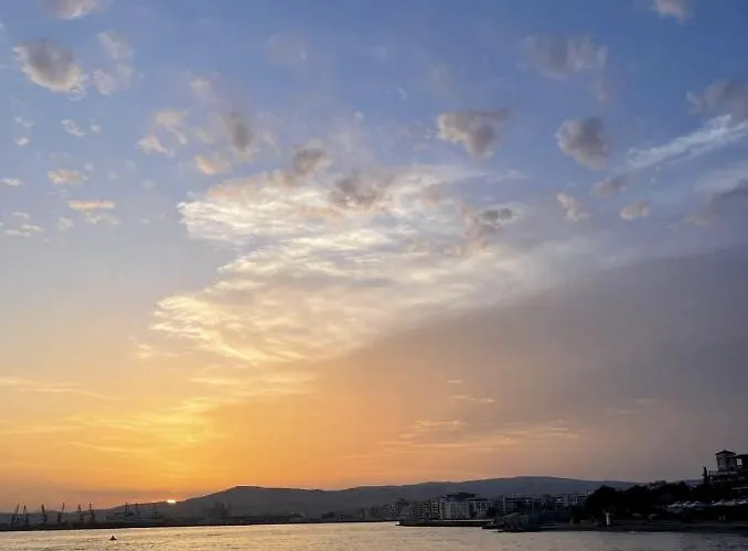 Marine With Sea & Port View! * Golos