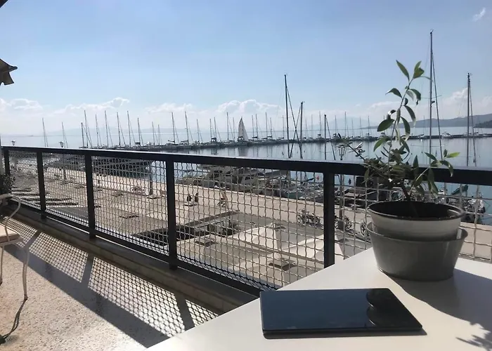 Marine With Sea & Port View! *