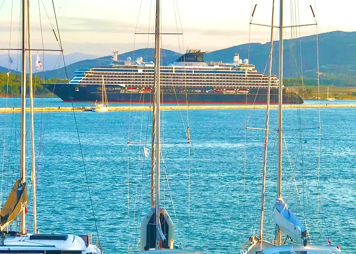 Daire Marine With Sea & Port View!