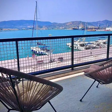 Marine With Sea & Port View! شقة فولوس