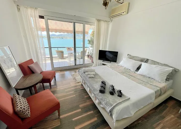 Marine With Sea & Port View! *