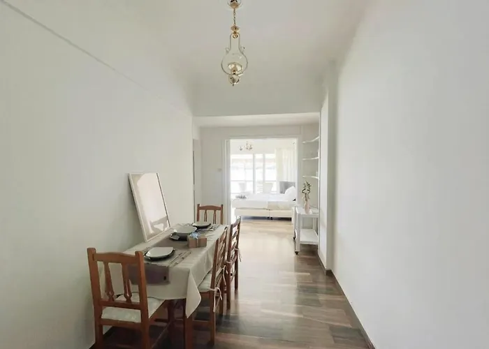 Marine With Sea & Port View! Apartamento Volos