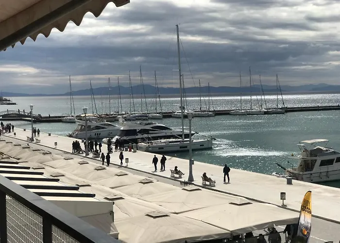 Marine With Sea & Port View! Apartamento Volos